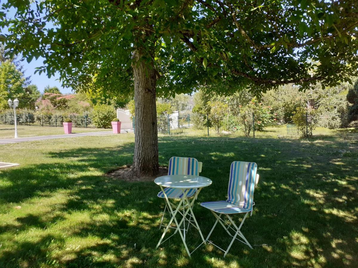 Villa Le Clos De Mosny 阿姆博斯 外观 照片